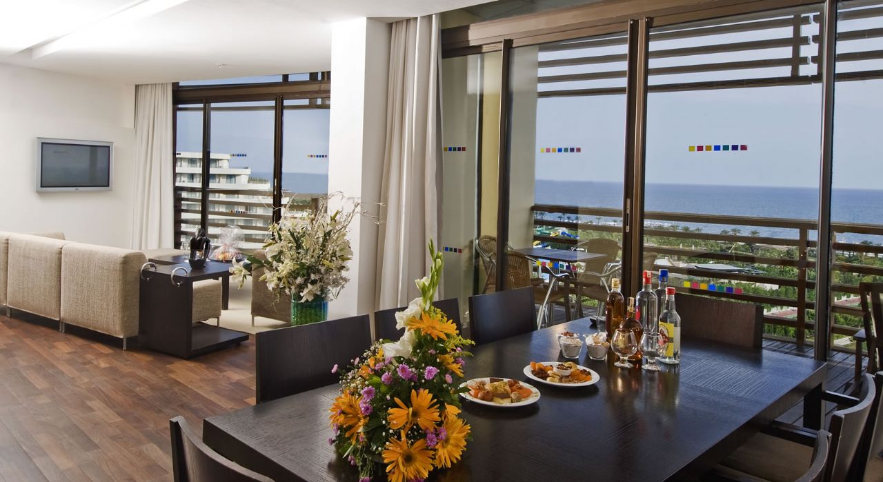 تور ترکیه هتل کروانسارای لارا - آژانس مسافرتی و هواپیمایی آفتاب ساحل آبی